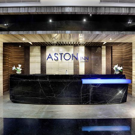 Aston Inn Pandanaran Семаранг Екстериор снимка