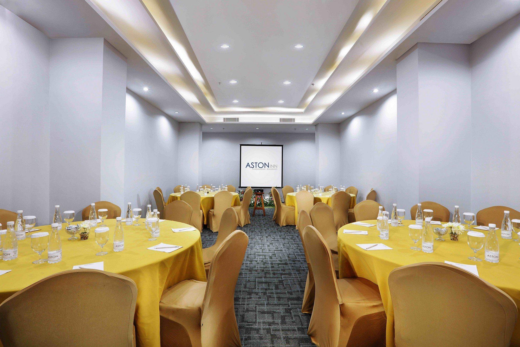 Aston Inn Pandanaran Семаранг Екстериор снимка