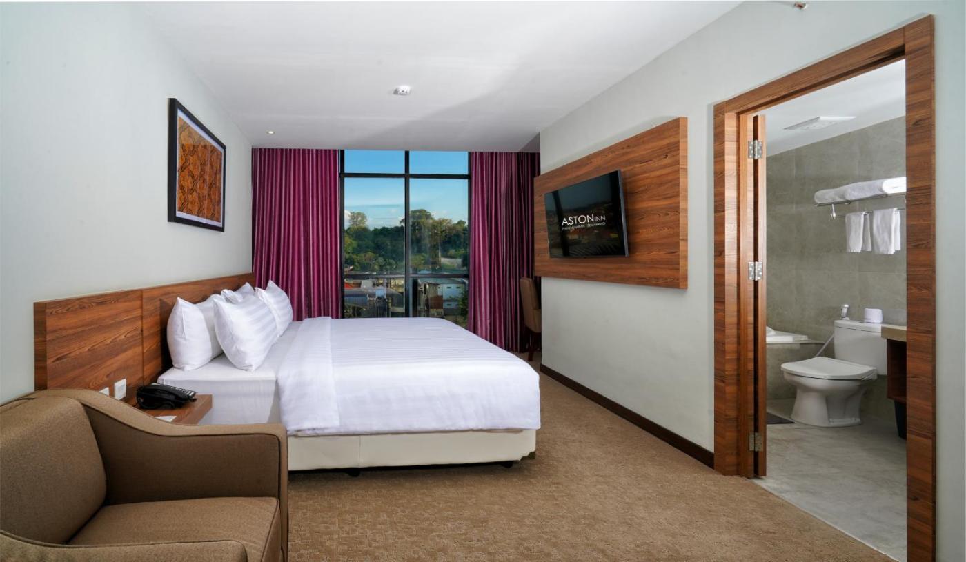 Aston Inn Pandanaran Семаранг Екстериор снимка