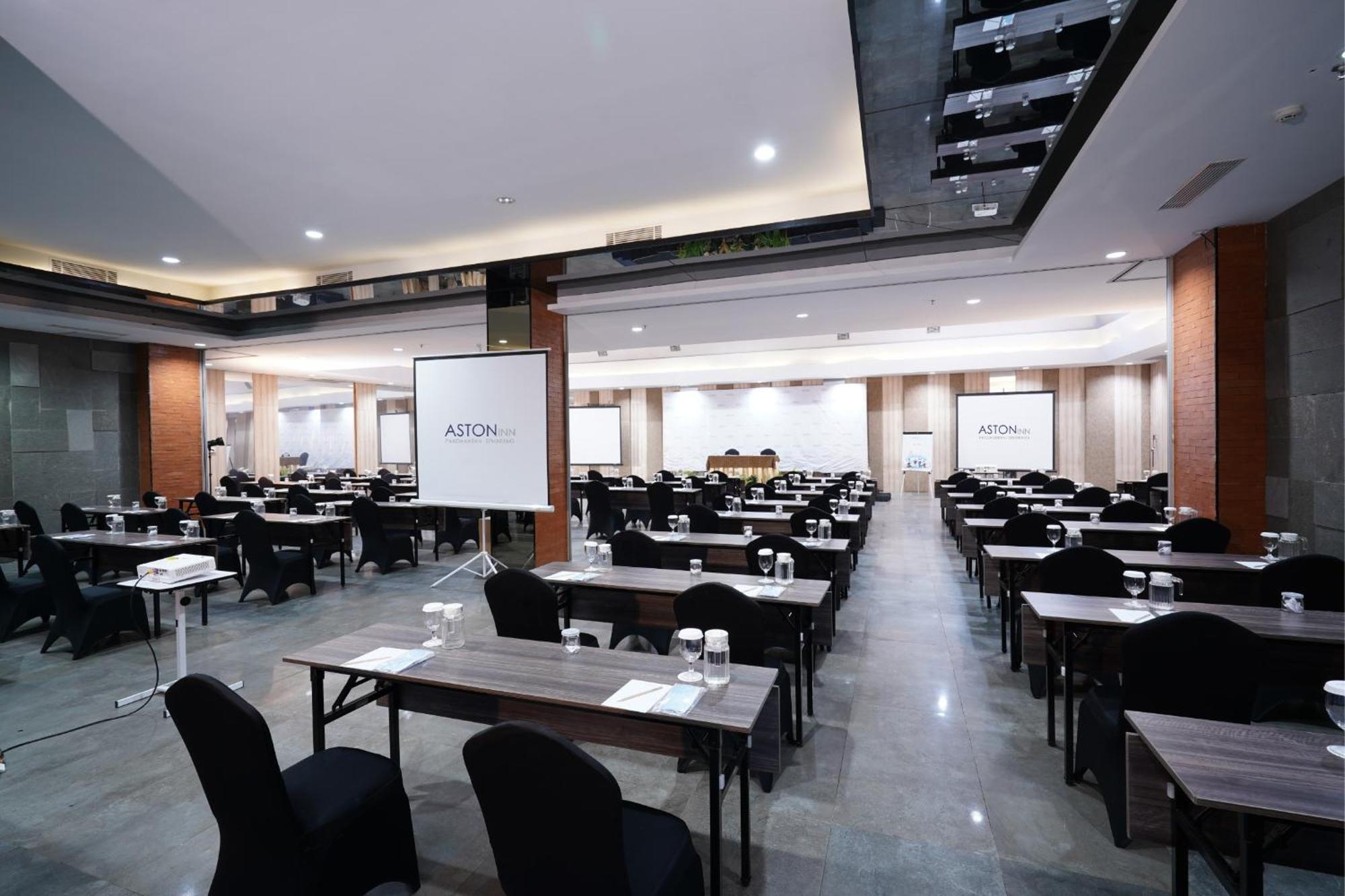 Aston Inn Pandanaran Семаранг Екстериор снимка