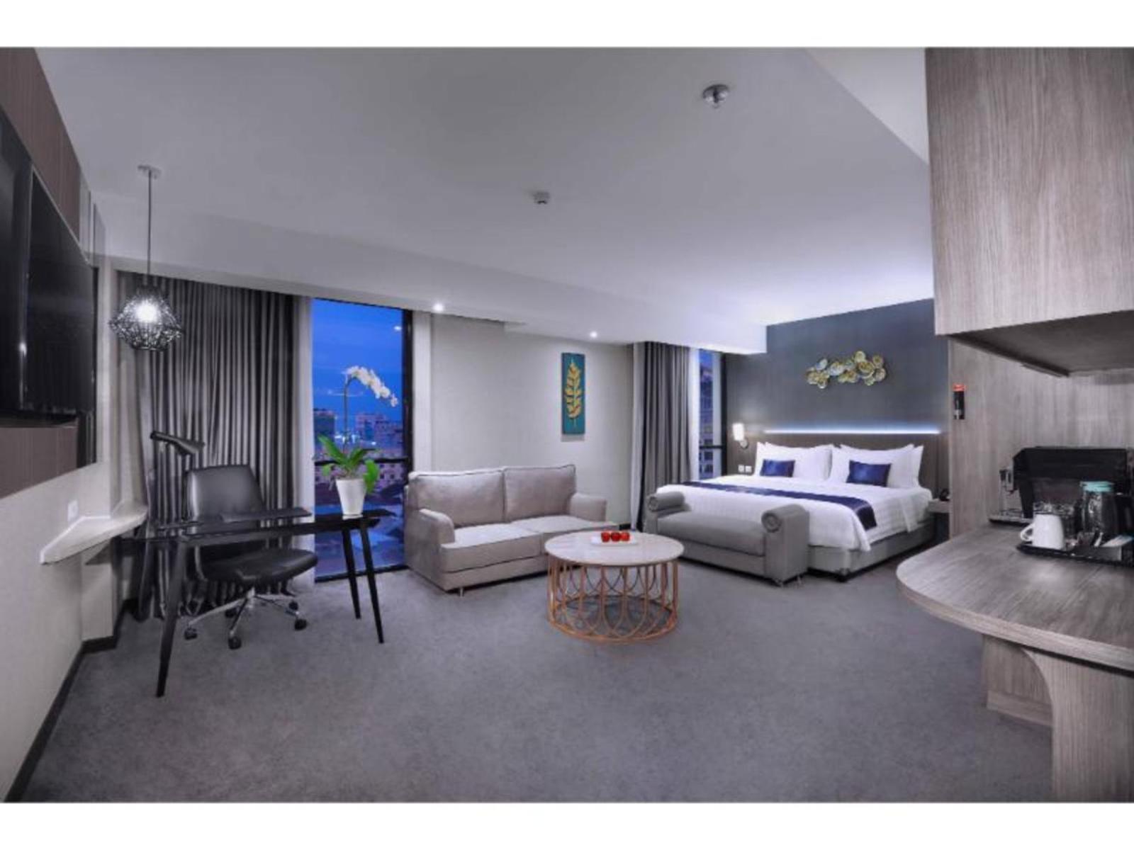 Aston Inn Pandanaran Семаранг Екстериор снимка